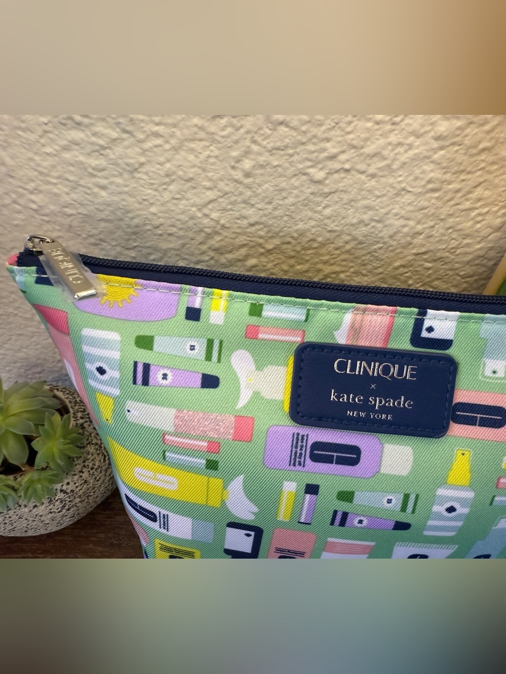 Clinique x Kate Spade NY - Cosmetic Case / Makeup Bag NWOT - Picture 4 of 15